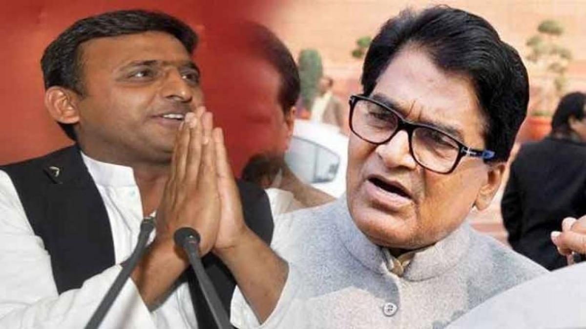 Akhilesh Yadav gets support from Ram Gopal Yadav in family feud